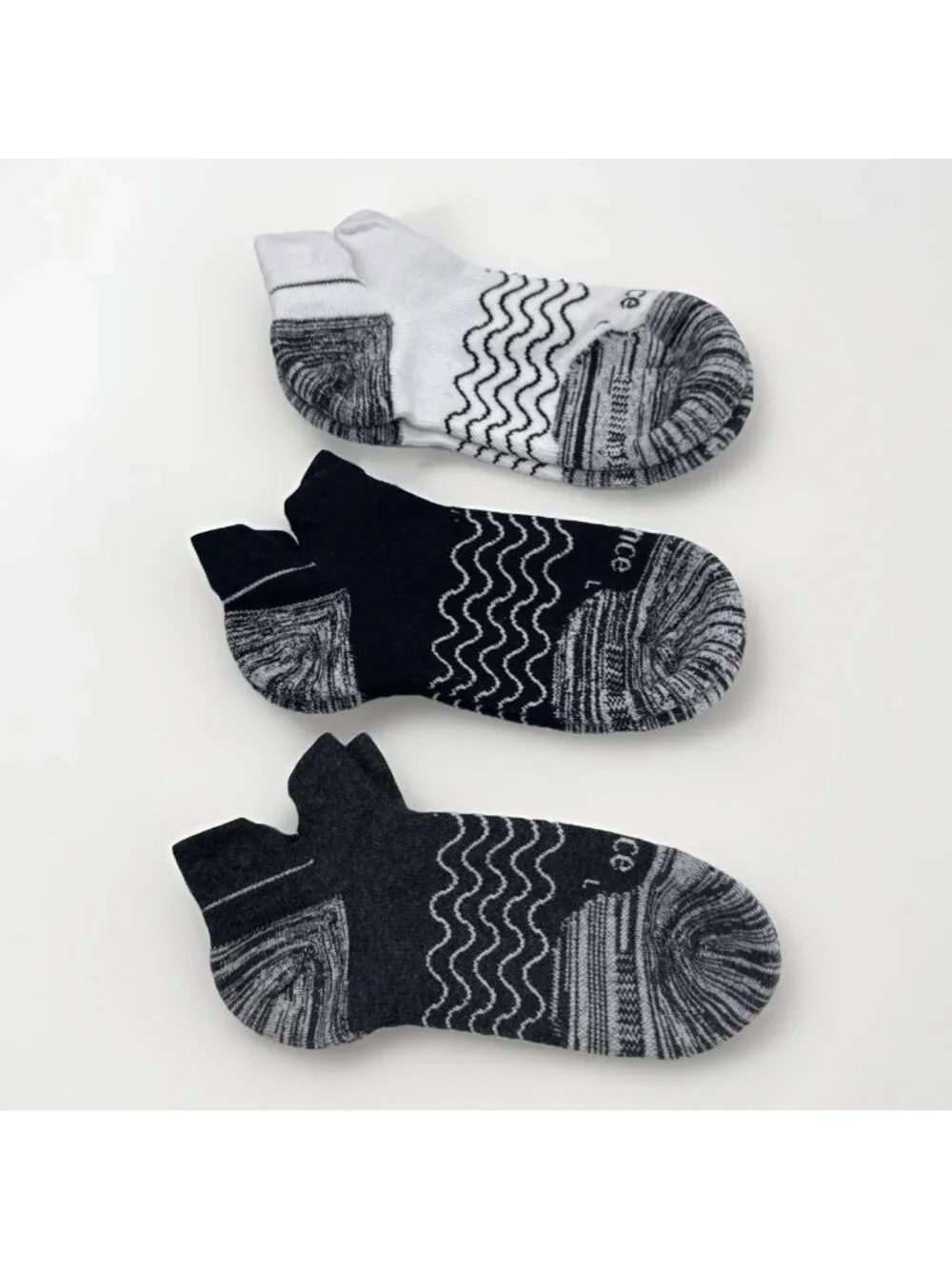 Quince Women's Performance Running Ankle Socks 3-Pack in Black/White sz XS/S 4-6